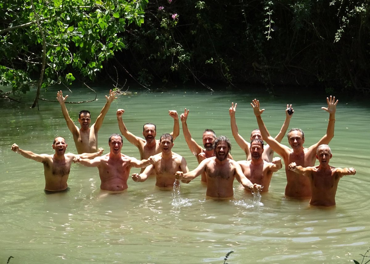 Hombres Conscientes en el retiro El Hombre Salvaje