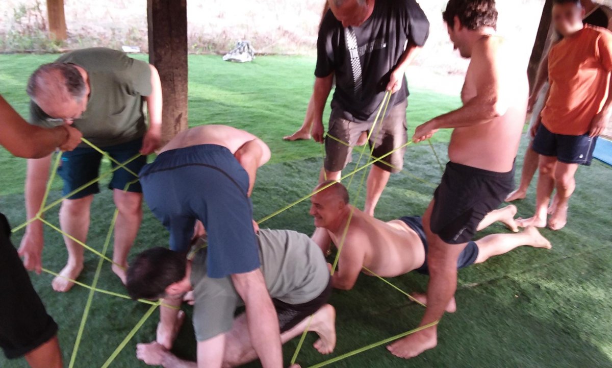 Hombres Jugando